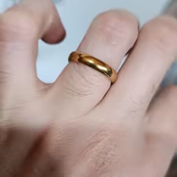 18K Gold Wedding Band Ring Stainless Steel - Picture 3 of 12